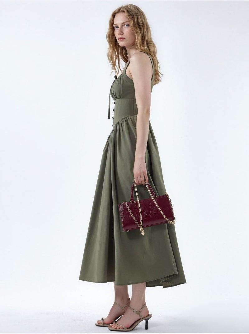 Vestido midi com gola quadrada e detalhe de botões busem Cáqui - Kiabi