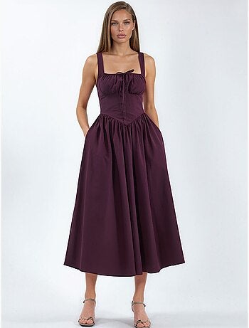 Vestido midi com gola quadrada e detalhe de botões busem