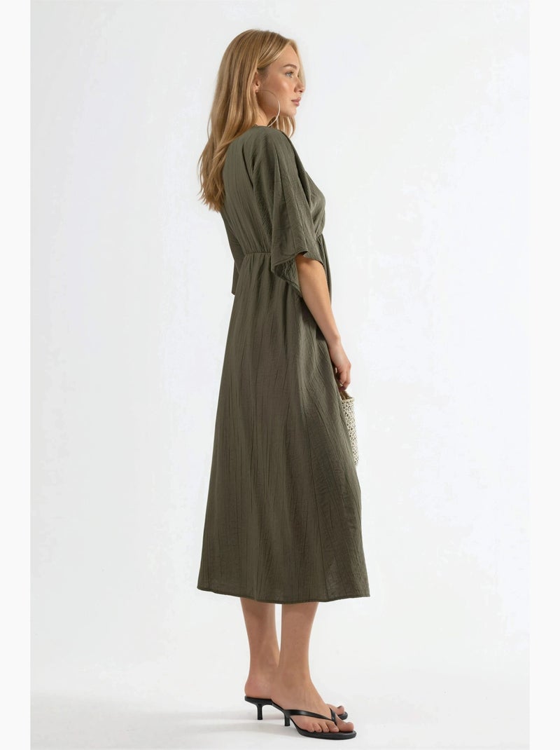Vestido midi cruzado com decote em v e mangas três quartos busem Cáqui - Kiabi
