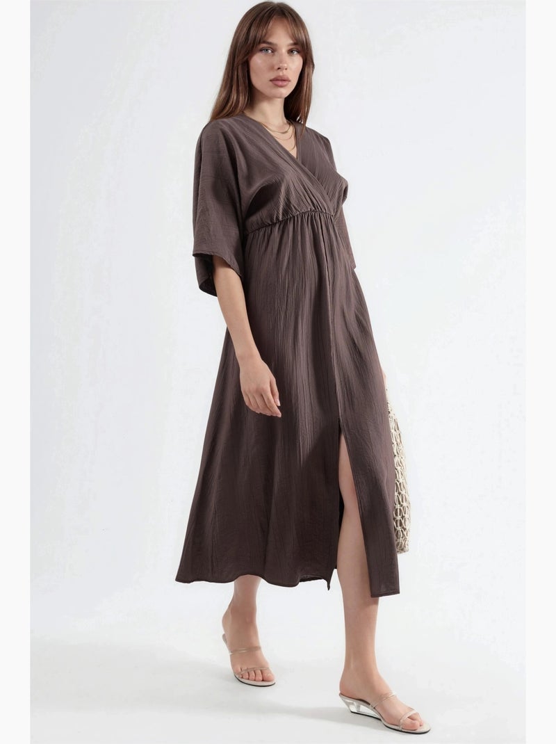 Vestido midi cruzado com decote em v e mangas três quartos busem Toupe - Kiabi