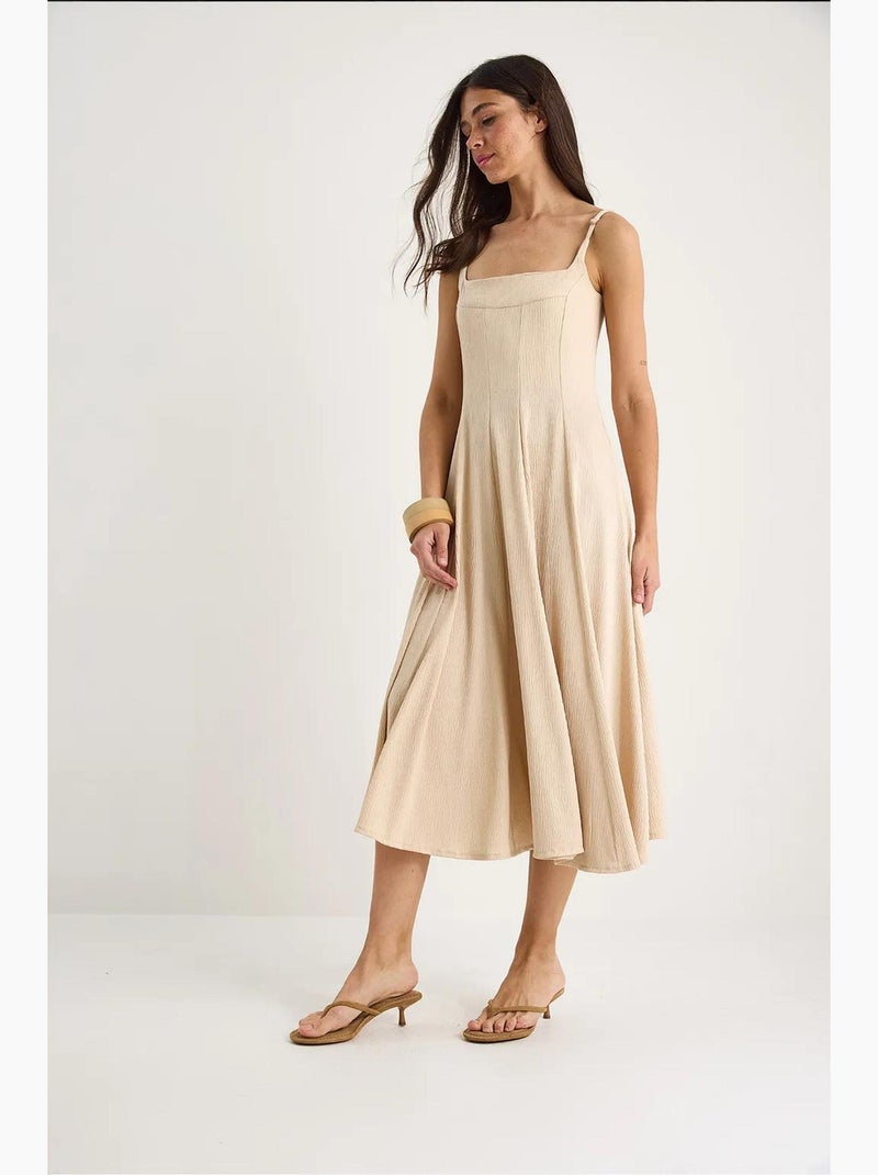 Vestido midi de alças finas e decote quadrado godet lucci Bege-argila - Kiabi