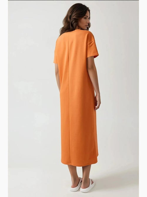 Vestido midi de corte descontraído com gola redonda hiccup - Kiabi Vestido midi de corte descontraído com gola redonda hiccup - Kiabi