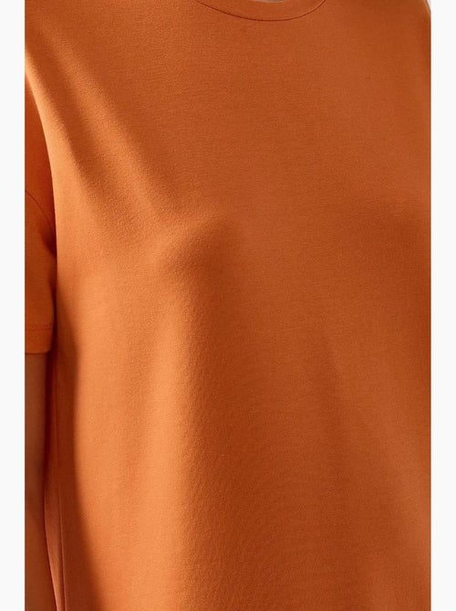Vestido midi de corte descontraído com gola redonda hiccup - Kiabi Vestido midi de corte descontraído com gola redonda hiccup - Kiabi