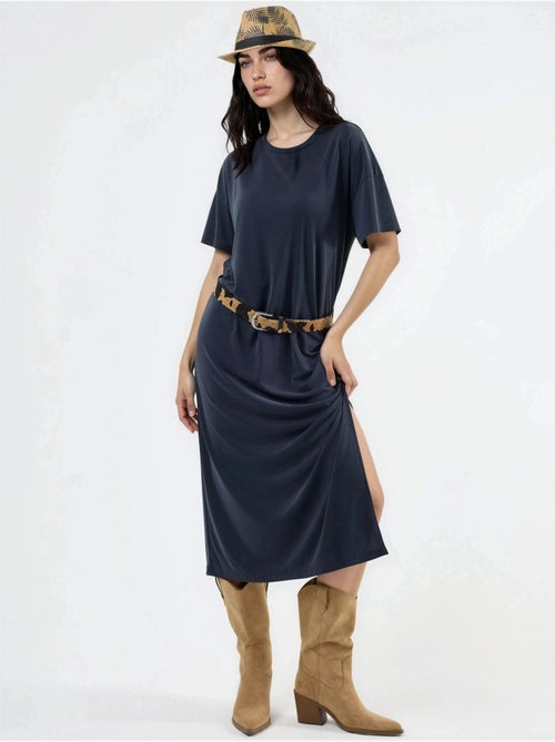 Vestido midi de corte relaxed hiccup - Kiabi Vestido midi de corte relaxed hiccup - Kiabi