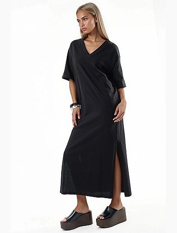 Vestido midi de corte solto com decote em v busem