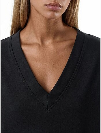 Vestido midi de corte solto com decote em v busem