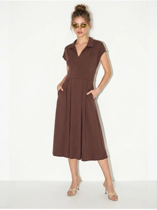 Vestido midi de jersey em linha a com gola polo lucci - Kiabi Vestido midi de jersey em linha a com gola polo lucci - Kiabi