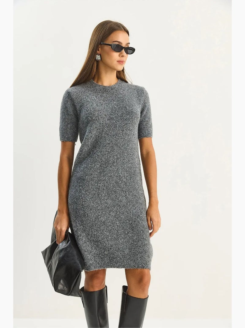 Vestido midi de malha com decote redondo lucci Cinza-preto - Kiabi