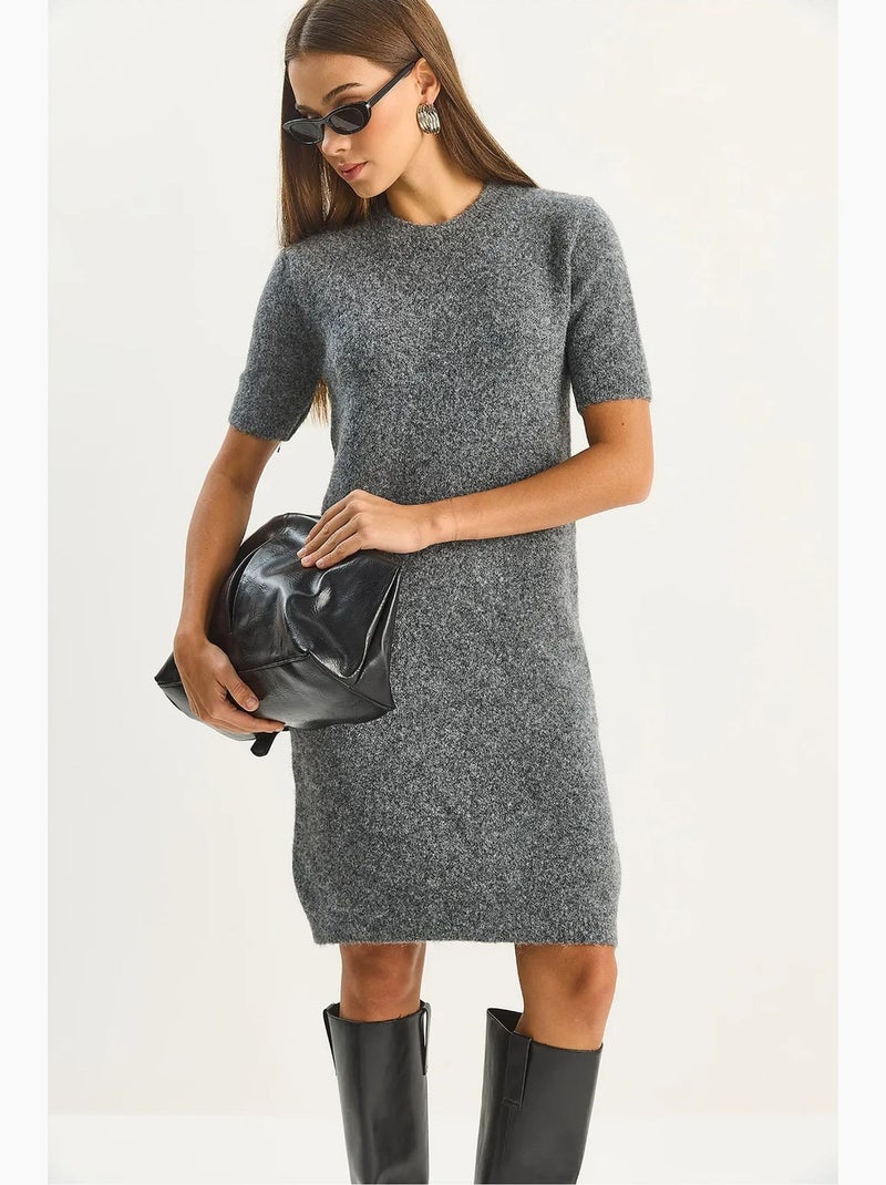 Vestido midi de malha com decote redondo lucci Cinza-preto - Kiabi