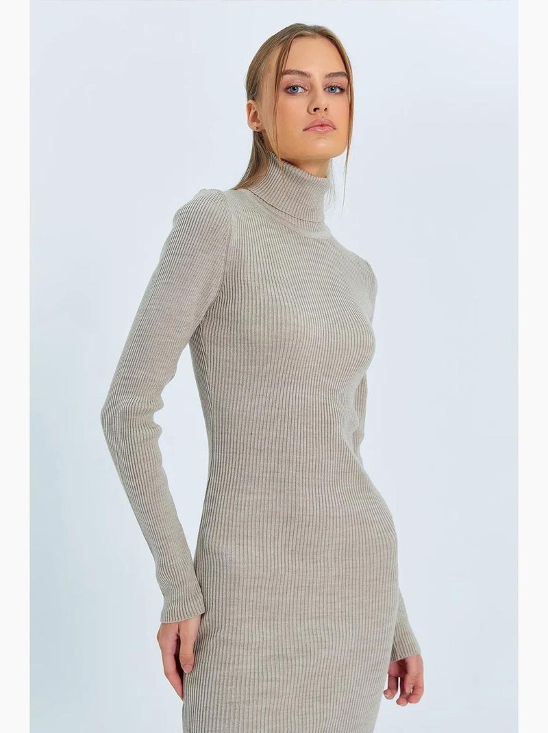Vestido midi de malha com gola alta e racha mixray Areia - Kiabi