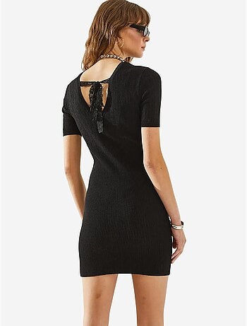 Vestido midi de malha slim fit com decote redondo lucci