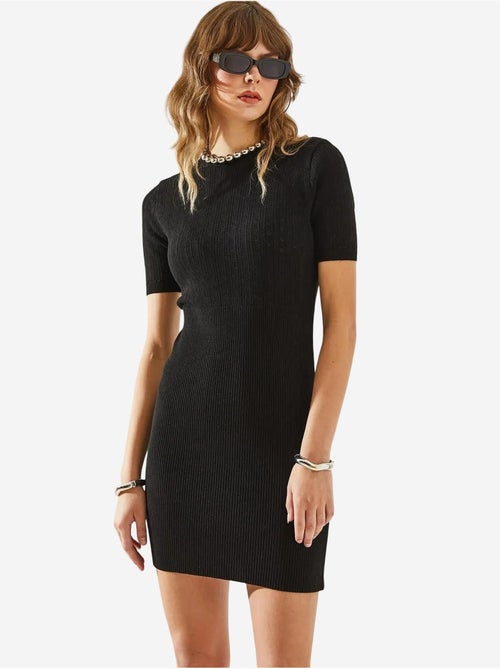 Vestido midi de malha slim fit com decote redondo lucci - Kiabi Vestido midi de malha slim fit com decote redondo lucci - Kiabi