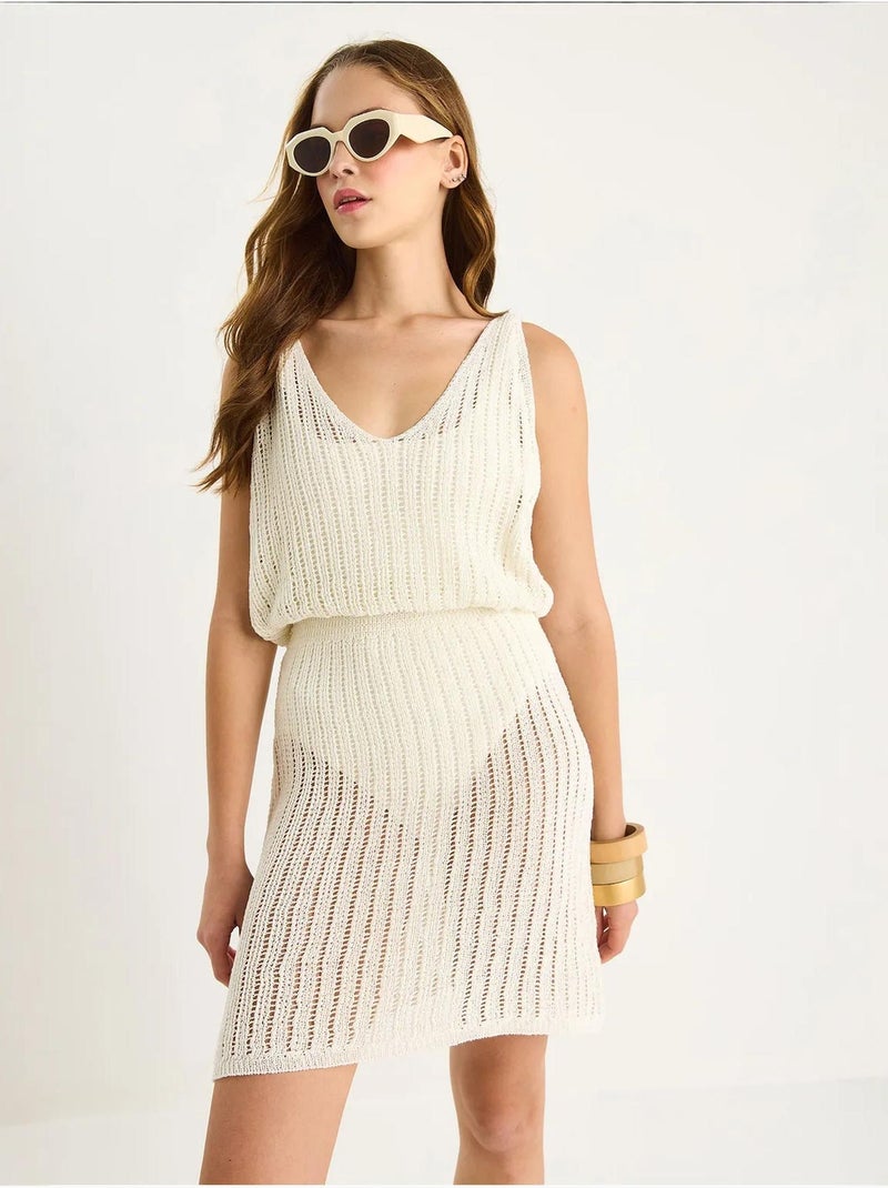 Vestido midi de malha texturada sem mangas com decote em v lucci Marfim - Kiabi