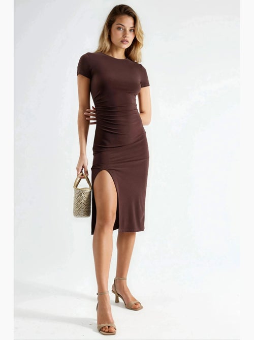Vestido midi de manga curta com detalhes de racha hiccup - Kiabi Vestido midi de manga curta com detalhes de racha hiccup - Kiabi