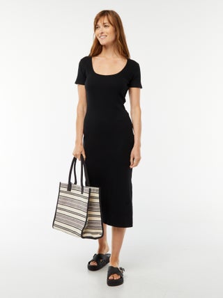Vestido midi de manga curta com racha