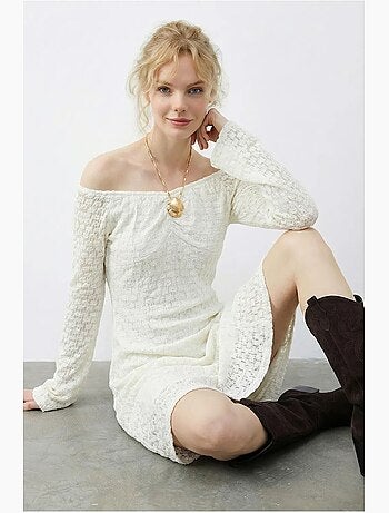 Vestido midi de renda com decote em bico lucci