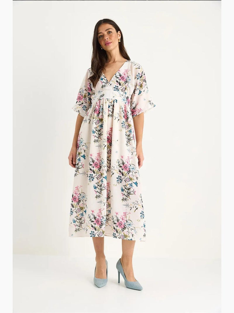 Vestido midi decote em v com cinto e estampado floral lucci Marfim - Kiabi