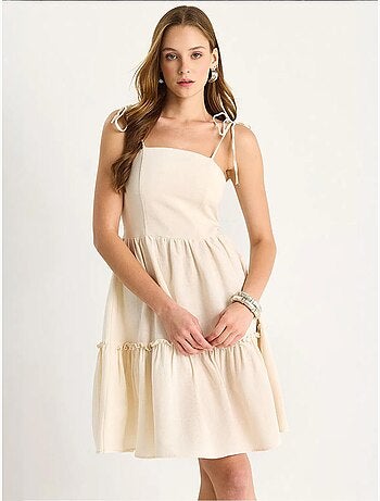 Vestido midi em a com decote quadrado e detalhe de vivo lucci