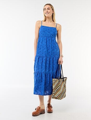 Vestido midi em bordado inglês com alças ajustáveis