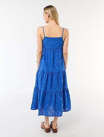 Vestido midi em bordado inglês com alças ajustáveis