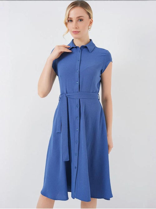 Vestido midi em linha a com colarinho de camisa, abotoamento e detalhe de viés bdart - Kiabi Vestido midi em linha a com colarinho de camisa, abotoamento e detalhe de viés bdart - Kiabi