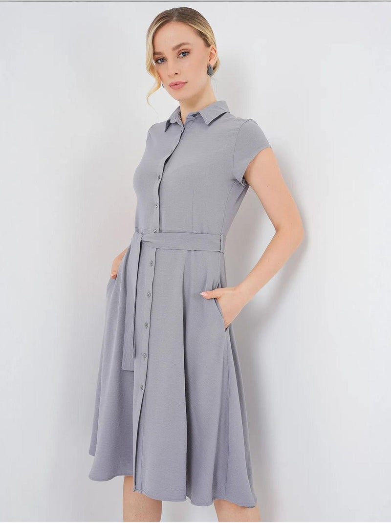 Vestido midi em linha a com colarinho de camisa, abotoamento e detalhe de viés bdart Cinza - Kiabi