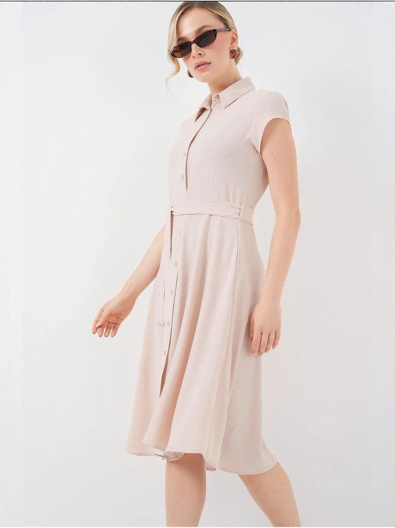 Vestido midi em linha a com colarinho de camisa, abotoamento e detalhe de viés bdart Creme - Kiabi