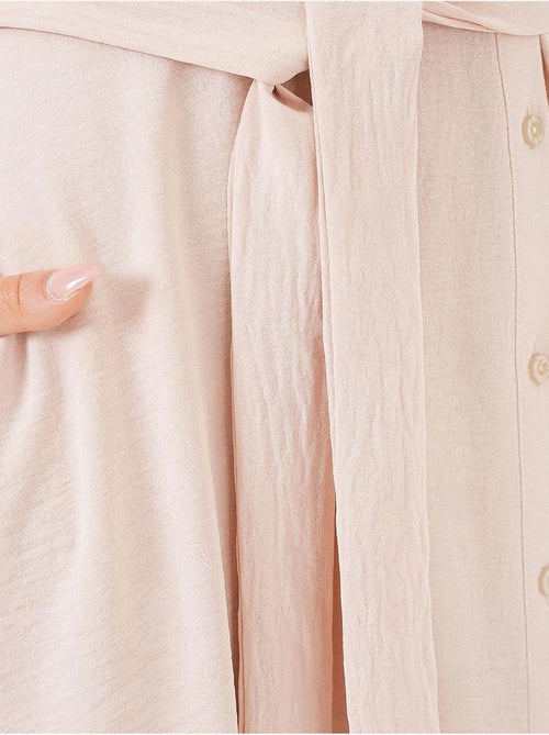 Vestido midi em linha a com colarinho de camisa, abotoamento e detalhe de viés bdart - Kiabi Vestido midi em linha a com colarinho de camisa, abotoamento e detalhe de viés bdart - Kiabi