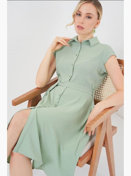 Vestido midi em linha a com colarinho de camisa, abotoamento e detalhe de viés bdart - Kiabi Vestido midi em linha a com colarinho de camisa, abotoamento e detalhe de viés bdart - Kiabi