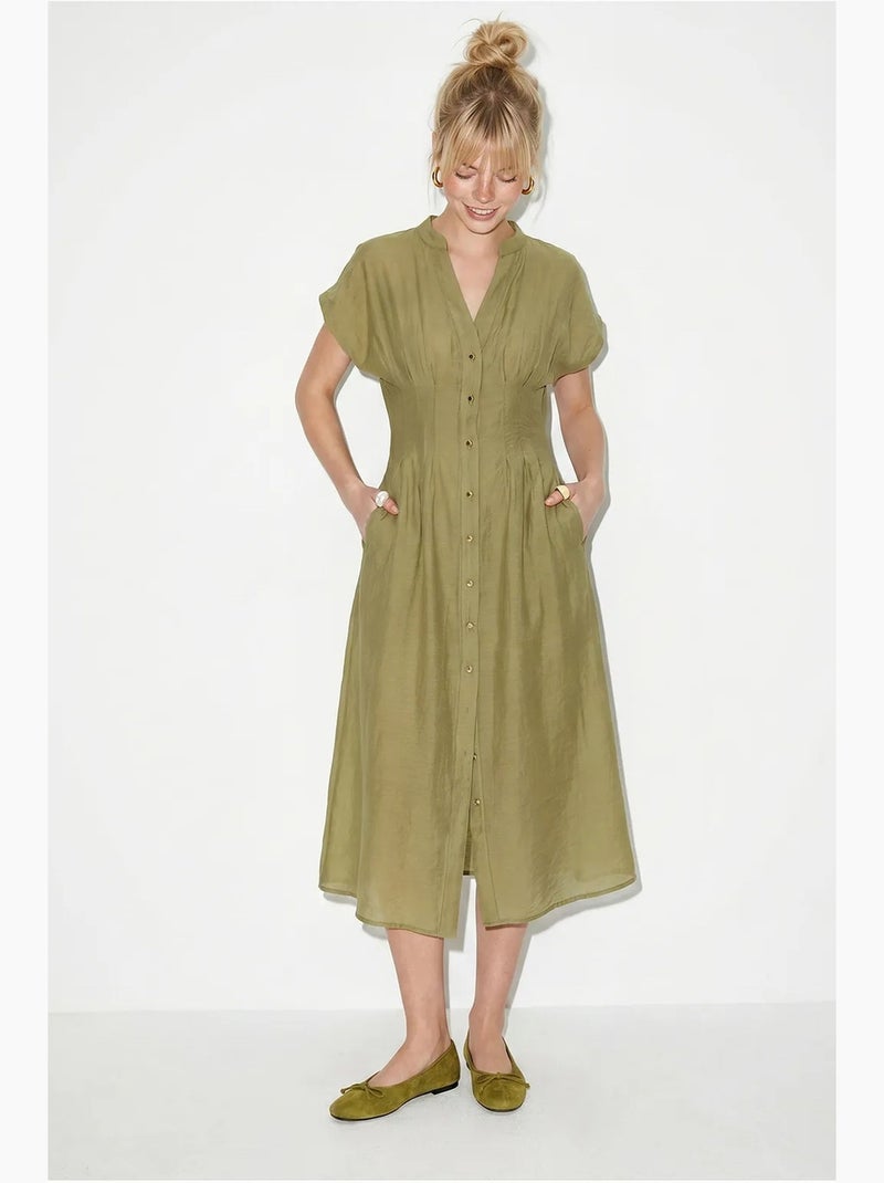 Vestido midi em linha a com decote em v e botões lucci Cáqui - Kiabi