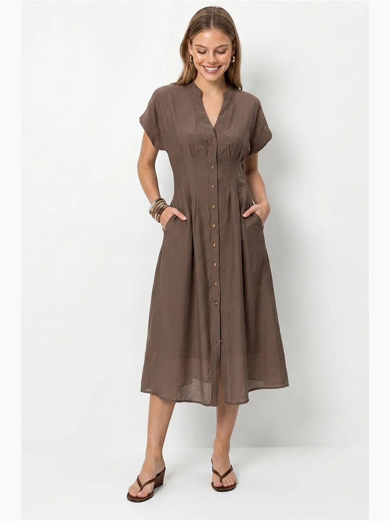Vestido midi em linha a com decote em v e botões lucci Castanho - Kiabi