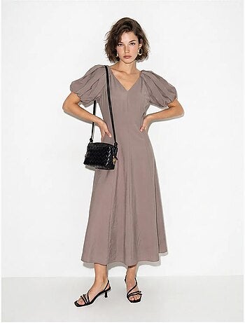 Vestido midi em linha a com decote em v e fecho de correr lucci