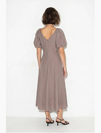 Vestido midi em linha a com decote em v e fecho de correr lucci