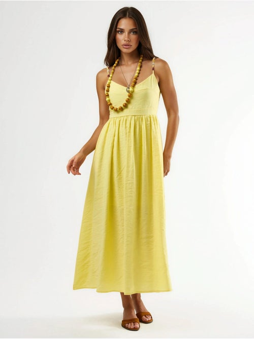 Vestido midi em linha a com detalhe de acessório busem - Kiabi Vestido midi em linha a com detalhe de acessório busem - Kiabi