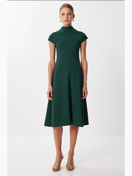 Vestido midi em linha a com meia gola alta istanbul - Kiabi Vestido midi em linha a com meia gola alta istanbul - Kiabi