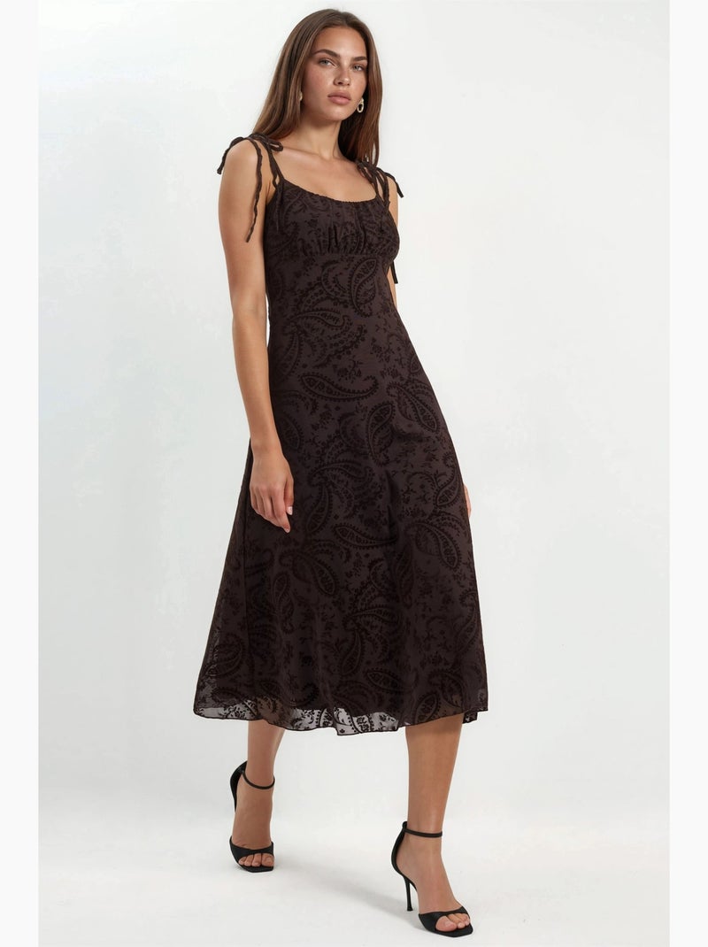 Vestido midi em tule floral de corte em a hiccup Castanho-chocolate - Kiabi