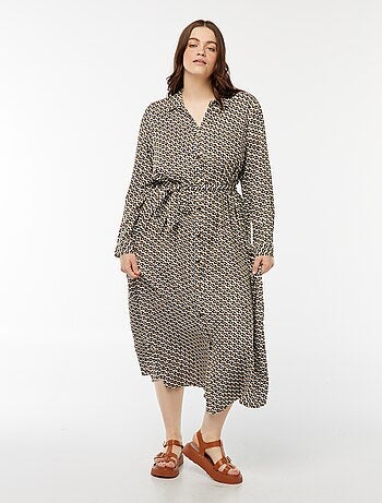 Vestido midi estampado cintado e com molas de pressão