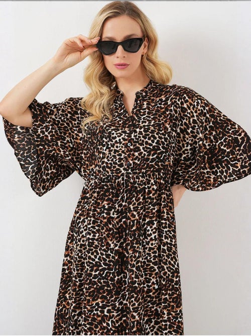 Vestido midi estampado com decote em v e mangas três quartos bdart - Kiabi Vestido midi estampado com decote em v e mangas três quartos bdart - Kiabi