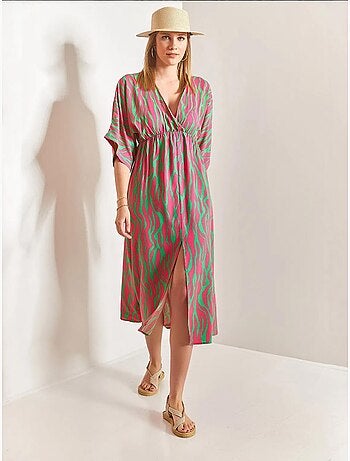 Vestido midi estampado com decote em v e racha lucci