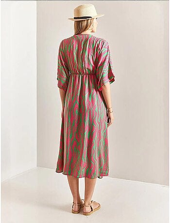 Vestido midi estampado com decote em v e racha lucci