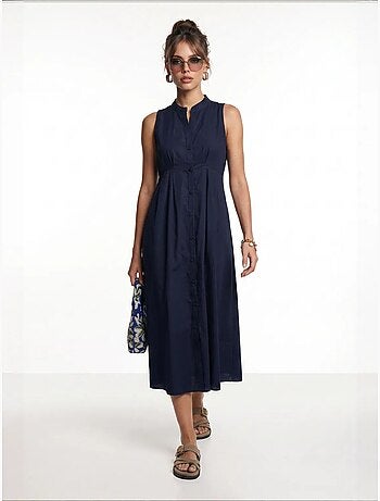 Vestido midi evasé sem mangas com gola mandarim istanbul