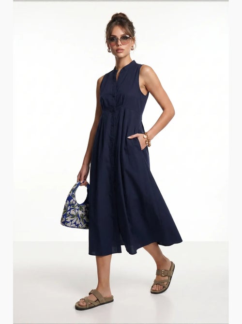Vestido midi evasé sem mangas com gola mandarim istanbul - Kiabi Vestido midi evasé sem mangas com gola mandarim istanbul - Kiabi
