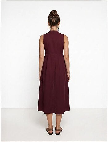 Vestido midi evasé sem mangas com gola mandarim istanbul
