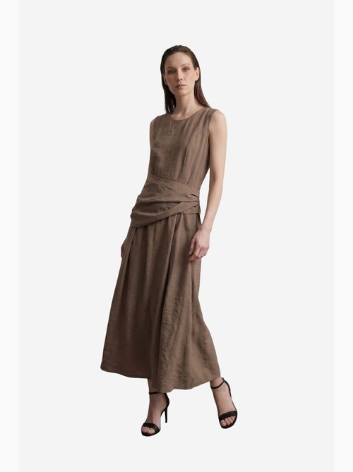 Vestido midi evasê sem mangas my fashion - Kiabi Vestido midi evasê sem mangas my fashion - Kiabi