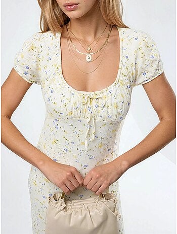 Vestido midi floral com decote em u e detalhe de laço busem