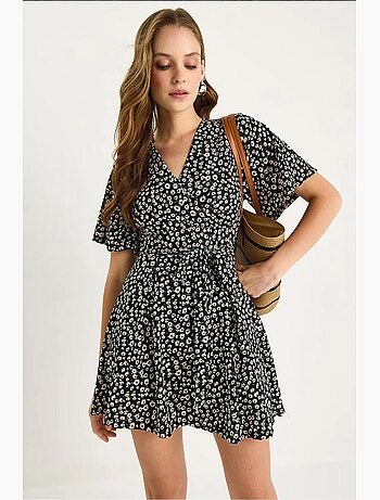 Vestido midi floral com decote em v e racha lucci