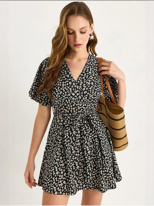 Vestido midi floral com decote em v e racha lucci - Kiabi Vestido midi floral com decote em v e racha lucci - Kiabi