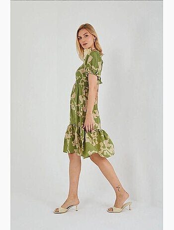 Vestido midi floral com folhos, ombros descobertos e detalhe de atar mixray