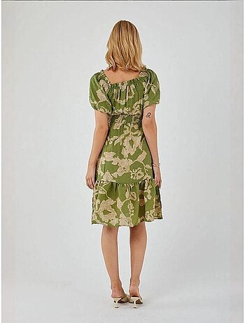 Vestido midi floral com folhos, ombros descobertos e detalhe de atar mixray