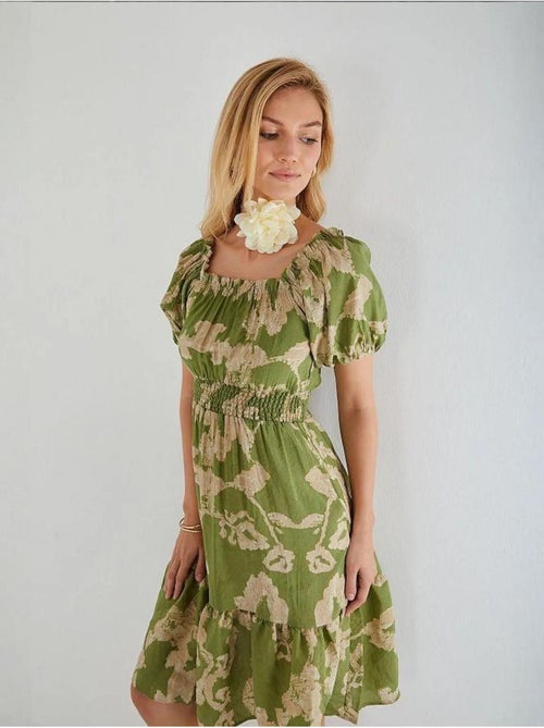 Vestido midi floral com folhos, ombros descobertos e detalhe de atar mixray - Kiabi Vestido midi floral com folhos, ombros descobertos e detalhe de atar mixray - Kiabi